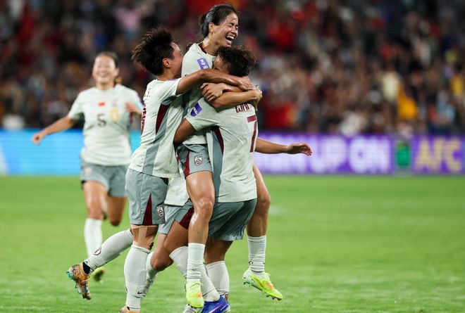 中国女足逆转朝鲜小组第一晋级淘汰赛