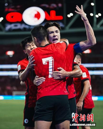 新加坡21逆转中国香港晋级2027男足亚洲杯决赛圈