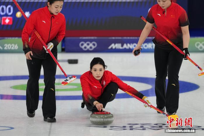 米兰冬奥会冰壶循环赛：中国男队遭遇两连败，