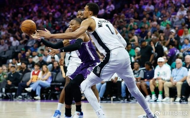 雷霆锁定季后赛 马刺狂胜28分 太阳崩盘陷危机