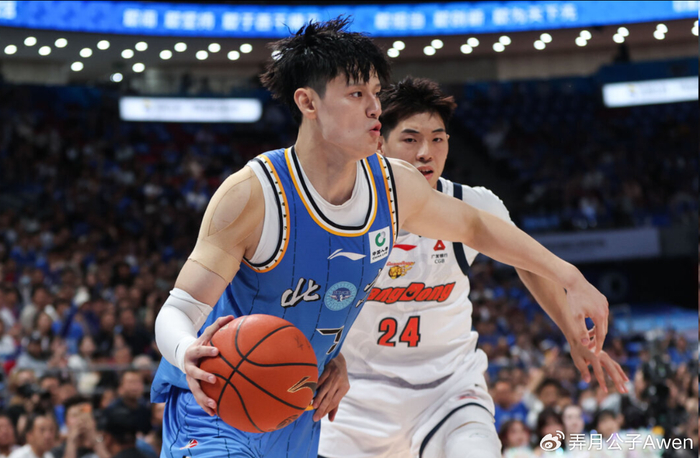 广东锋线双核遭曾凡博完爆 杜锋信任抉择引质疑